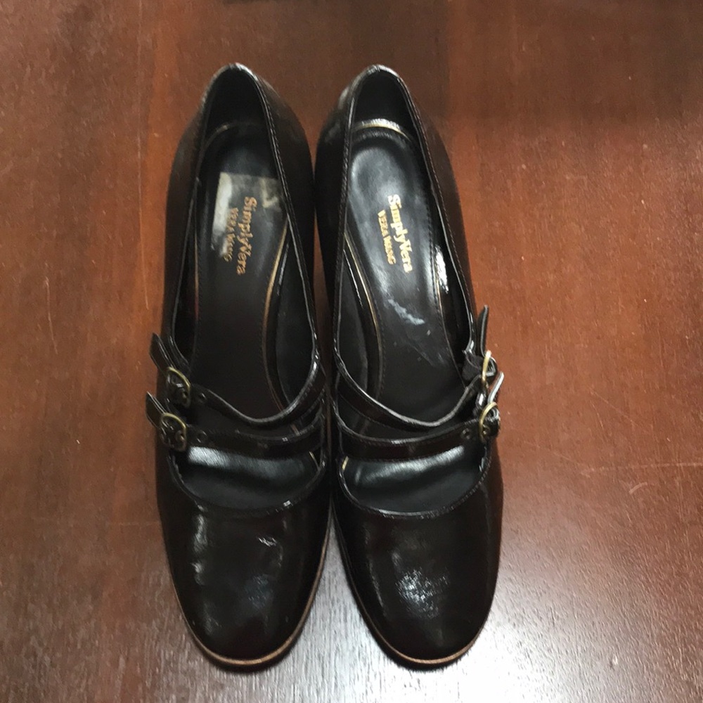 Vera Wang Leather Shoes